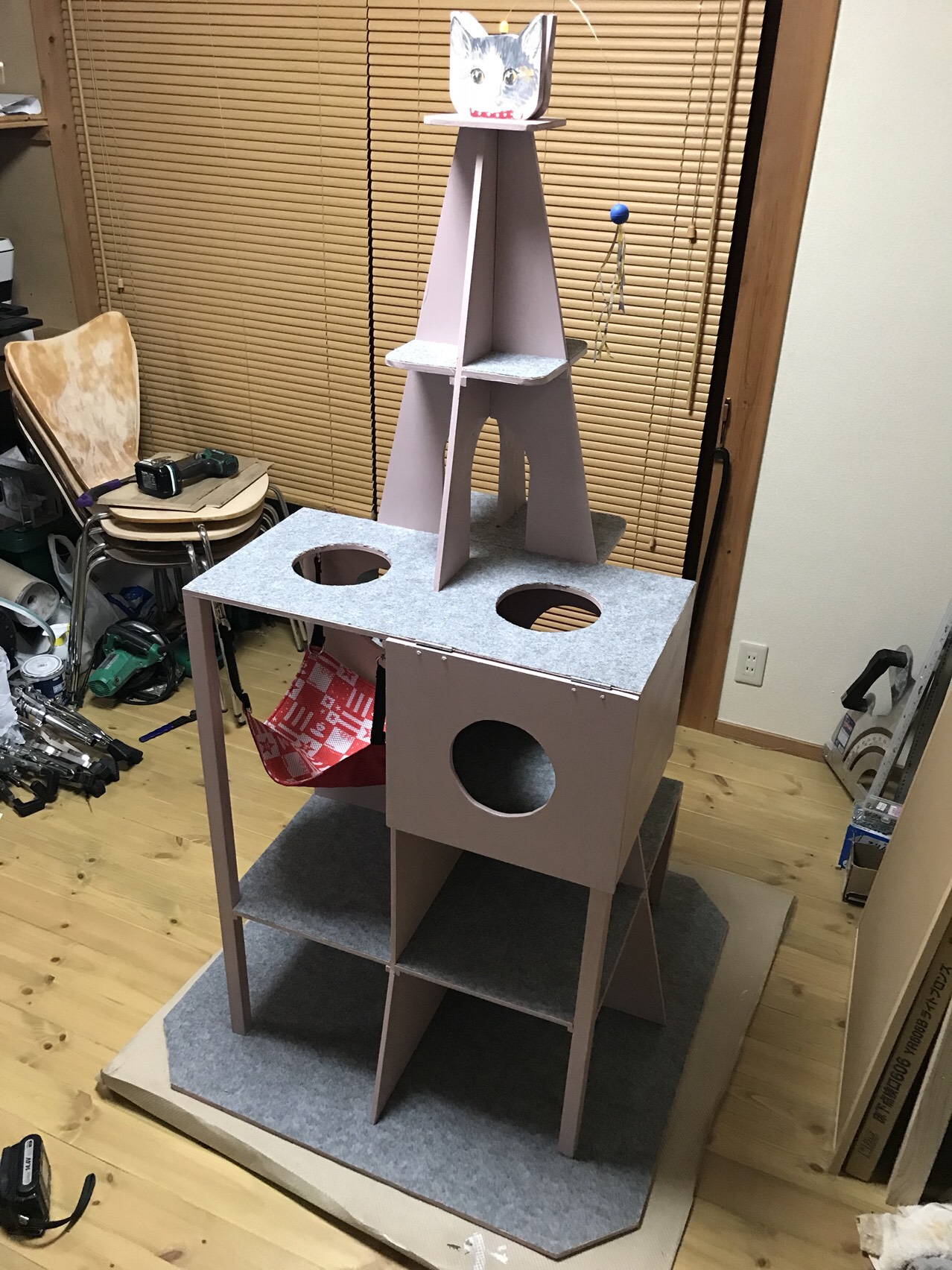 手作りのキャットタワー