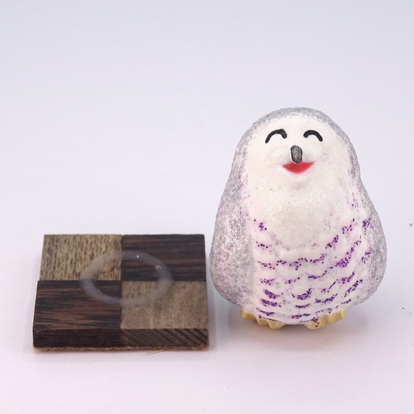 健康に、経済に不安定な今の日本。活気づけるラメ入り粘土人形「福郎 フクロウ」2 4枚目の画像