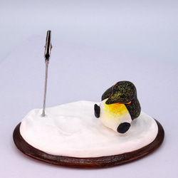 粘土人形のペンギンワールド　クリップ式メモスタンド　コウテイペンギン−2 1枚目の画像