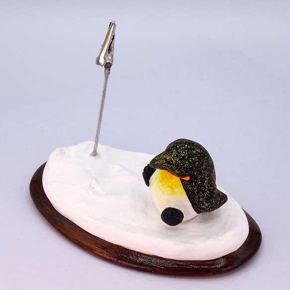 粘土人形のペンギンワールド　クリップ式メモスタンド　コウテイペンギン−2 2枚目の画像