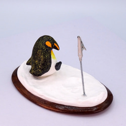 粘土人形のペンギンワールド　クリップ式メモスタンド　コウテイペンギン−2 4枚目の画像