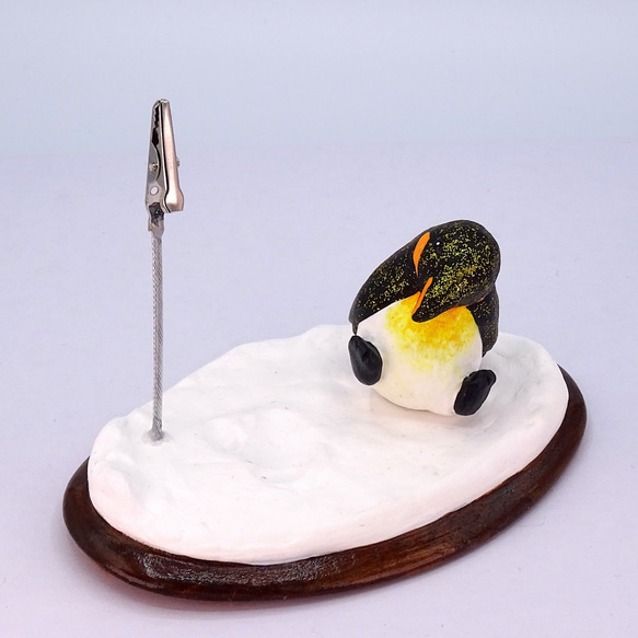 粘土人形のペンギンワールド　クリップ式メモスタンド　コウテイペンギン−2 5枚目の画像