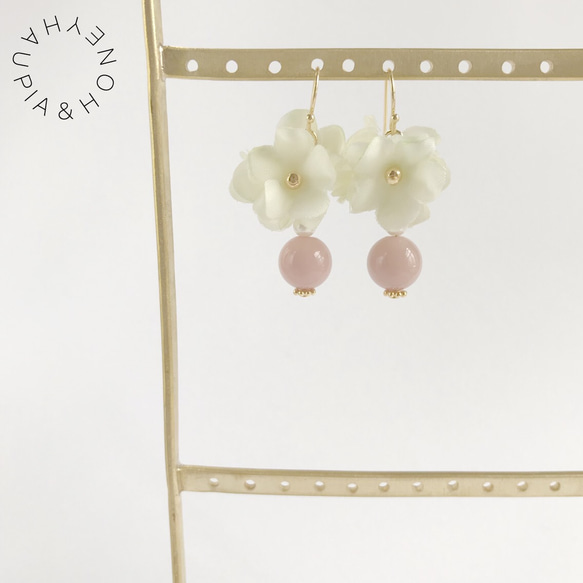 春待ちお花のふわふわピアス♡white×pink 2枚目の画像