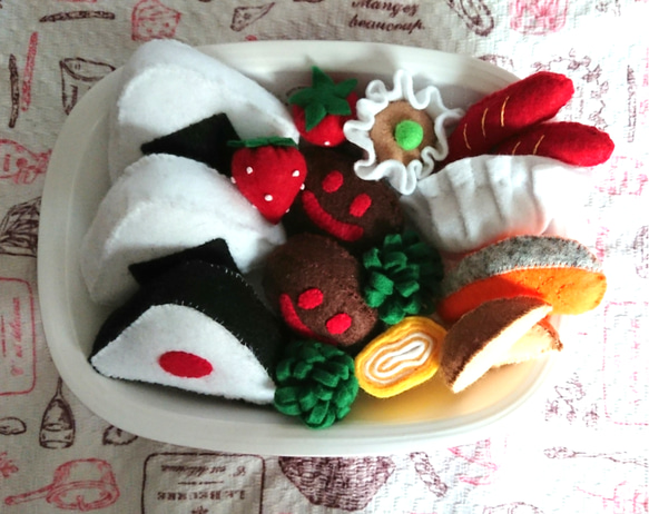 フェルトままごと フェルトお弁当 にこにこハンバーグセット おもちゃ