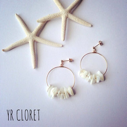 White shell hoop pierced earring 第1張的照片