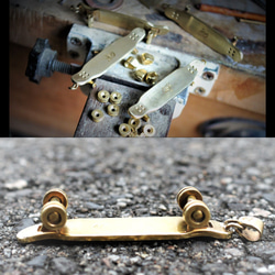 可動式ロングペンダントチェーン-ブラスロングボードネックレス-ブラスver（フィンガーボード/スケートボード 5枚目の画像