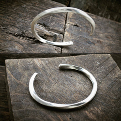 簡約扭轉 925銀手環  Concise —twist silver cuff Bracelet 第3張的照片