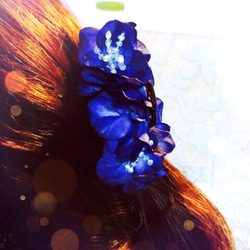 アーティーフィシャルフラワー お花バンスヘアクリップ（ビーズあり）ダークブルー 3枚目の画像