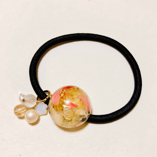 お花のヘアゴム 黄色のお花を閉じ込めたコットンパール付き ボタニカル 