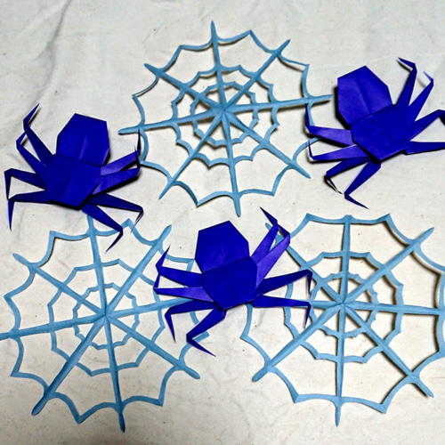 折り紙 ハロウィン飾り 秋壁面 カボチャ、蜘蛛の巣等 ハロウィーン