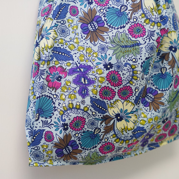 CaRmen’s 背心購物包-淺藍花梗花柄 第2張的照片