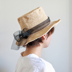 夏を編む黒リボンの帽子 1枚目の画像