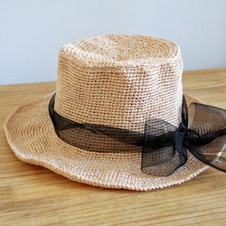 夏を編む黒リボンの帽子 3枚目の画像