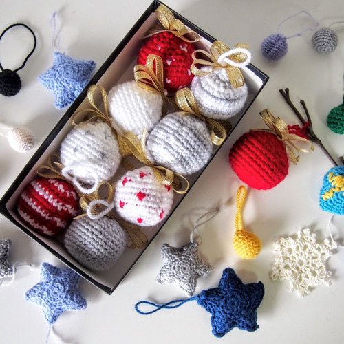 クリスマスニットオーナメントアソート 赤いニットとお星さまのクリスマスオーナメントアソート ガーランド