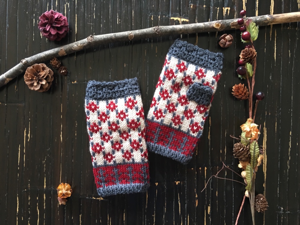 【受注制作】レトロ小花のハンドウォーマー【いちごショコラ】 4,420円