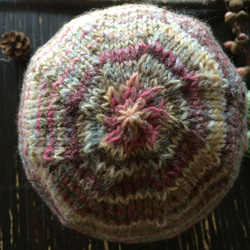 ピンクブルーの編み込み帽子 3枚目の画像