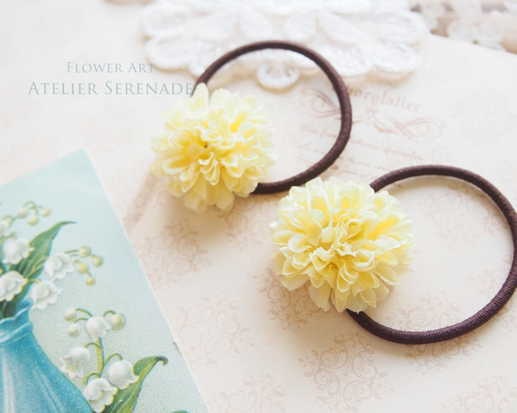 Floral hairtie 第1張的照片