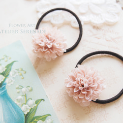 Floral hairtie 第1張的照片