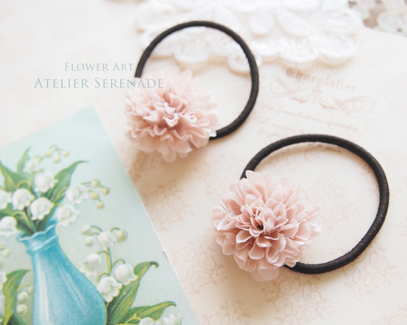 Floral hairtie 第1張的照片