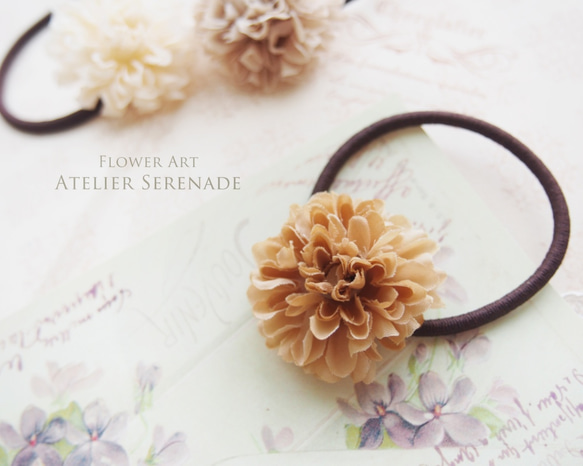 Floral hairtie 第1張的照片