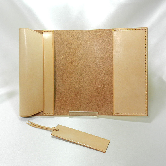 サドルレザー　[文庫本サイズ] ブックカバー【縫い糸の色選べます】 2枚目の画像