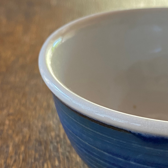 マグカップ(瑠璃色) あい釉 持ちやすい 紅茶 ハーブティー 落ち着く 陶器 母の日 父の日 3枚目の画像