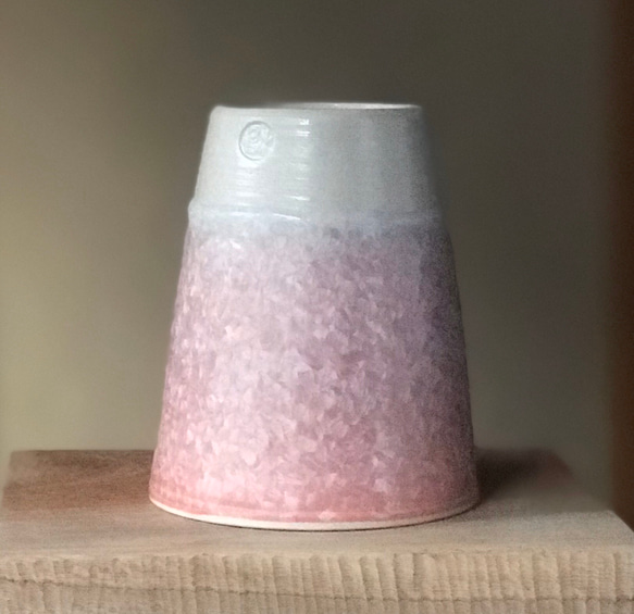 煌めきフリーカップ(ピンク)キラキラ亜鉛華結晶釉薬(里都まち♡なかいブランド) 2枚目の画像