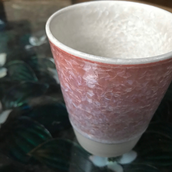 煌めきフリーカップ(ピンク)キラキラ亜鉛華結晶釉薬(里都まち♡なかいブランド) 3枚目の画像