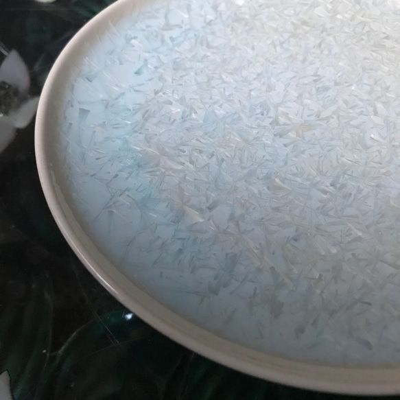 中皿 カップソーサー 水色 キラキラ おしゃれ 軽い 持ちやすい 煌めき 陶芸 作品 結婚お祝い 父の日 母の日 3枚目の画像
