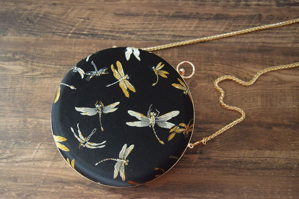 《文藝蜻蜒》刺繡圓形盒子包 Dragonfly Embroidery Circle Box Bag 第6張的照片