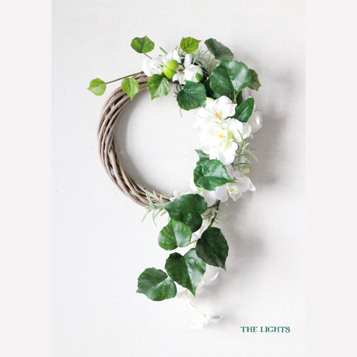 完売しました]白グリーンで爽やかナチュラルハーフムーンリース