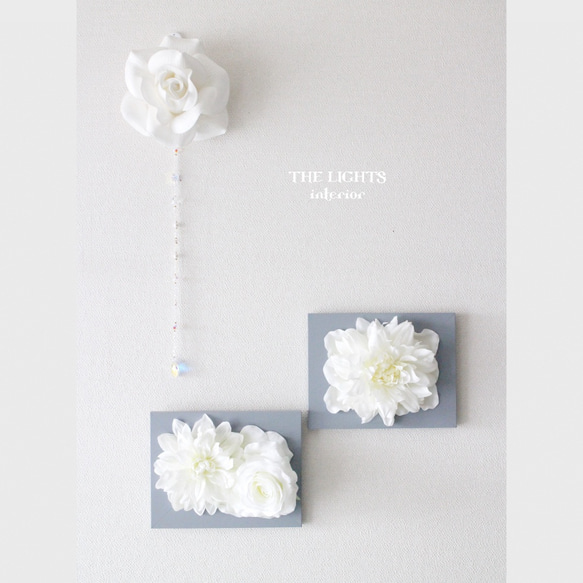[完売しました]フレームフラワー｜グレーの額と白い花の壁掛けスタイル ウォールデコレーション 2枚目の画像