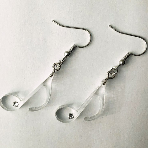 ☆Cubee☆音符：八分音符☆ピアス/イヤリング☆アクリル