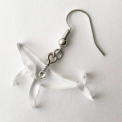 シルバー × クリア 氷 カット アシンメトリー 大ぶり ゆれる