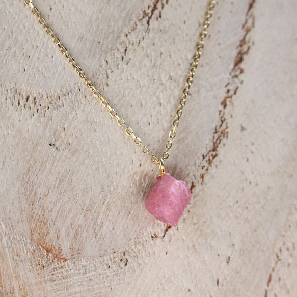 Rough Rock Pink Spinel Necklace w/ K10YG ピンクスピネルの原石ネックレス 5枚目の画像