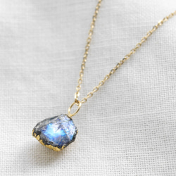 "漆塗り"ブルームーンストーンの原石ネックレス Rough Rock Blue Moonstone Necklace 4枚目の画像