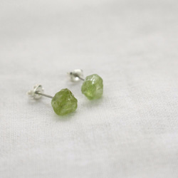 Rough Rock Peridot Stud Pierce ｗ/ Stainless Steel 1枚目の画像