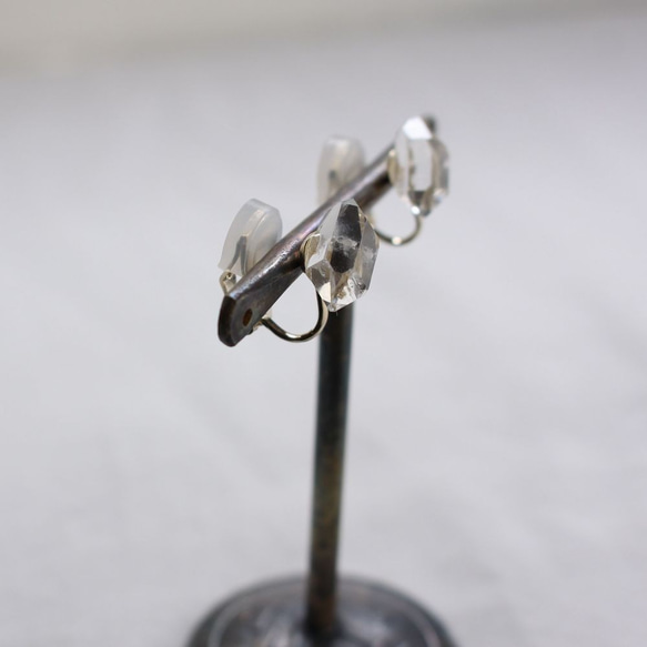 Herkimer Diamond Clip on Earrings　ハーキマーダイヤモンドのイヤリング 4枚目の画像