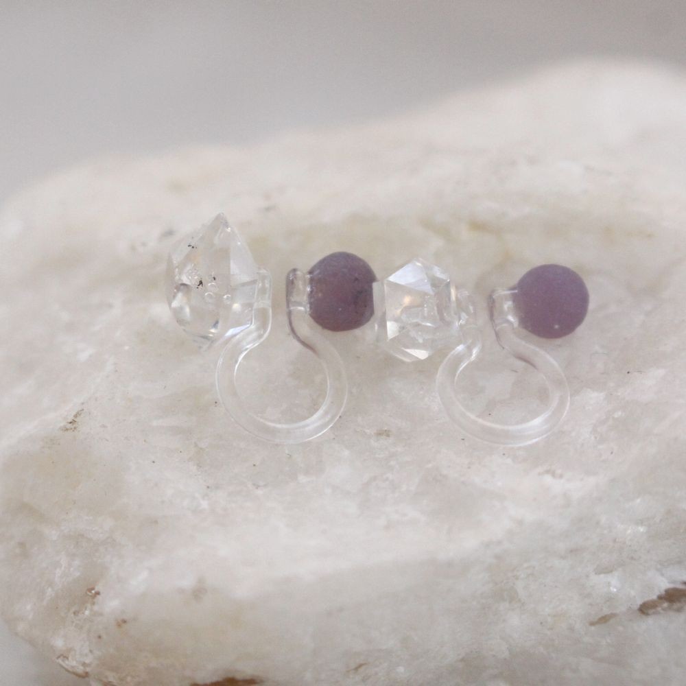 ハーキマーダイヤモンドとパープルカルセドニーのノンホールピアス