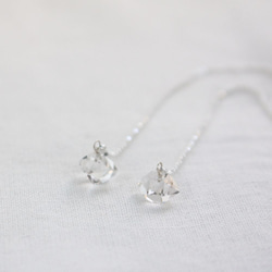 Herkimer Diamond long chain earrings　ハーキマーダイヤモンドのアメリカンピアス 4枚目の画像