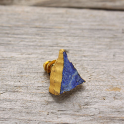 Lapislazuli Lapel pin w/ JapaneseLacquer, GoldLeaf 2枚目の画像