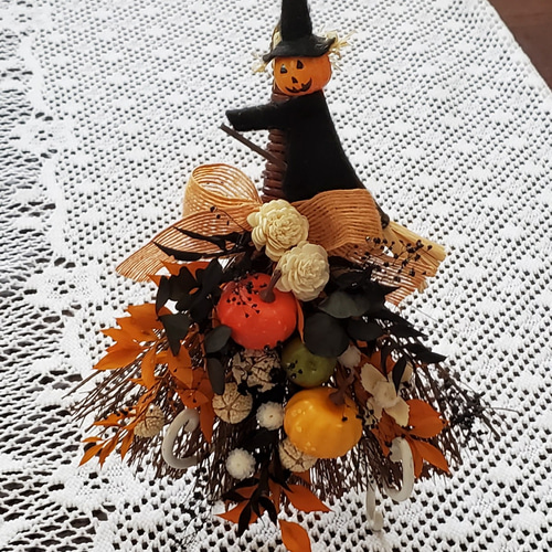 ハロウィン、魔女のホウキ、壁飾り、パンプキン、秋の収穫祭