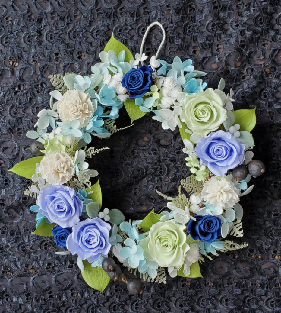 春の小花とグリーンのハーフリース  母の日のギフトにも 春の小花とグリーンのハーフリース 母の日のギフトにも