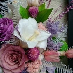 ブラックフレームに花束を,プリザーブドフラワー、母の日、バースデイプレゼント、敬老の日などのプレゼントに 4枚目の画像