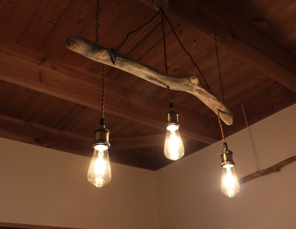 流木スタイルの6灯ペンダントライト エジソン電球6個付きリビング