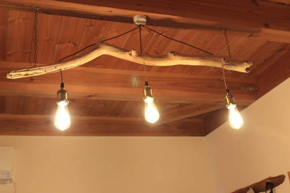 流木の照明　３灯　LEDエジソンランプ付き　④ 1枚目の画像