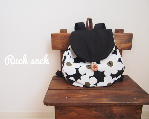 MISA☆様リクエスト 小さなリュック2点　花柄（黒白）ネモフィラ（ネイビー） MISA☆様リクエスト 小さなリュック2点 花柄（黒白）ネモフィラ