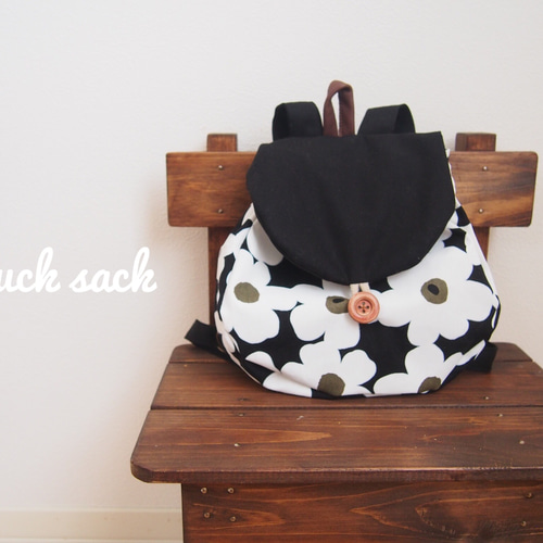 名入れ刺繍可】北欧花柄 黒☆本革使いのリュックサック☆ベビーキッズ