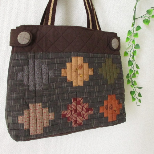 「ログキャビンのトートバッグ。」 パッチワーク ハンドメイド ログキャビンのパッチワークキルト トートバッグ トートバッグ