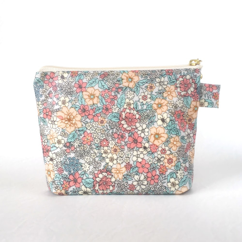 ラミネート大きな隠しマチポーチ Cathスウィーツ柄❤️Handmade ラミネート隠しマチ付きポーチ Cath犬柄❤️Handmade